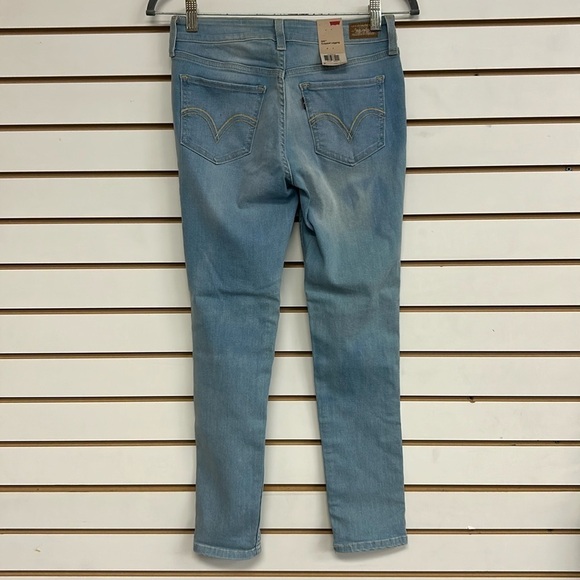 Levi’s 535 Ultra Low Rise Legging Crop NWT Size 27 Light Wash Color Variation - Picture 4 of 11